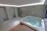 Emka Lodge Studio Room Apartement Surabaya - 3-Star