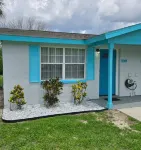 Peaceful accomodation. Walking distant to Port Richey waterfront restaurants. - Bungalows