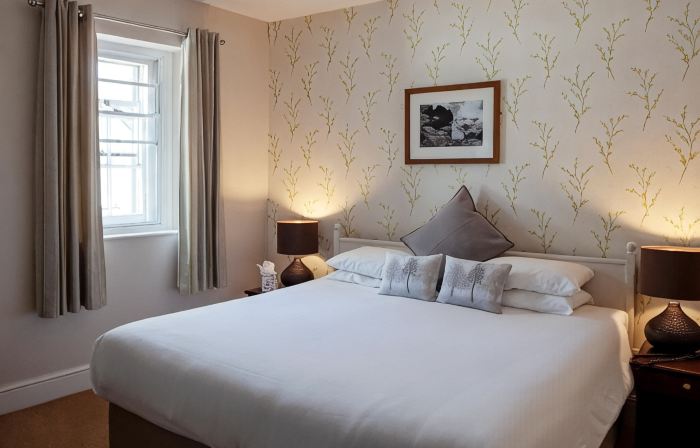 Three Salmons Hotel