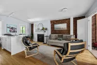 Historic 2 bedroom central down town location near waterfront - #3