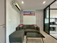 The base central pattaya seaview - Mountain view