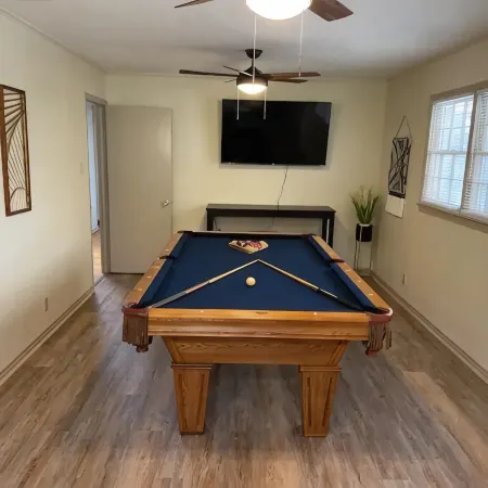 Stylish & Cozy Midtown Home away from Home