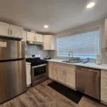 2 bedroom's 1 bathroom 10 min-Airport/Downtown Boston 7 min-Encore Casino