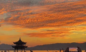 West Lake Crystal Hotel