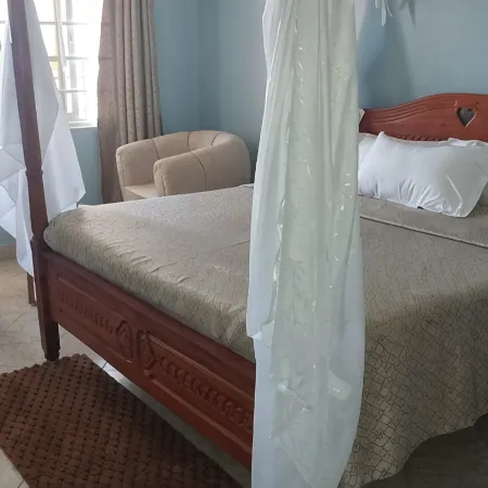 SUMMER OASIS HOTEL