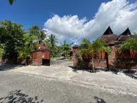 Capital O 92615 Villa Utama D'alas Purwo - parking