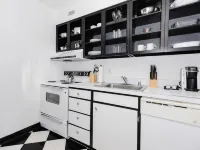 2500 Penn, a Placemakr Experience Hotels near Alexander Pushkin Statue