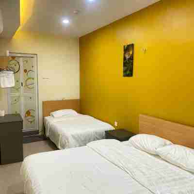 Sunshine Hotel Rooms