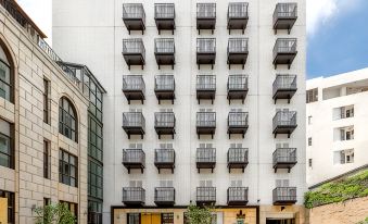 Lan Kwai Fong Garden Hotel