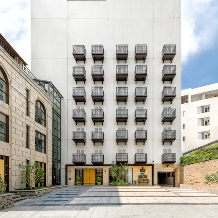 Lan Kwai Fong Garden Hotel Отели рядом с достопримечательностью «Бейсбольное поле Цзяй»