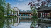 Qiyun Mountain Baiyue Resort Hotel