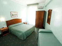 Hotel Adriatic Hoteles cerca de Puente de Sant'Angelo