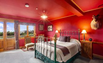 Larnach Lodge & Stable Stay