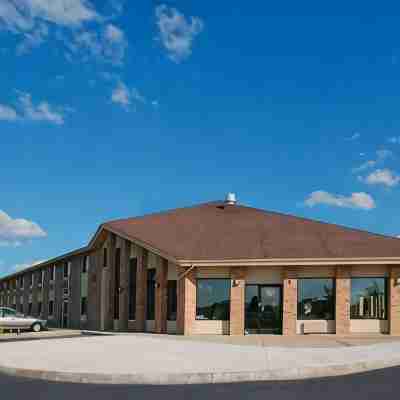 Quality Inn Hotel Exterior