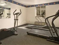 Super 8 by Wyndham State College - Gym