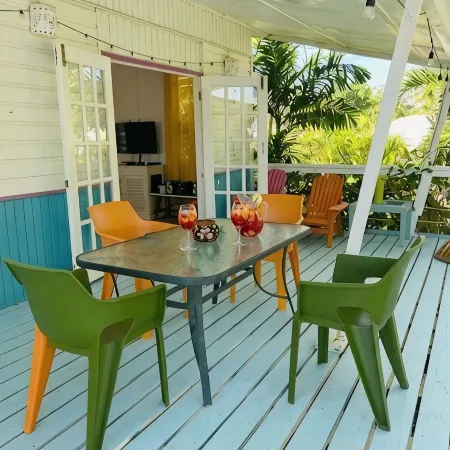 Stroll to Beaches, Restaurants - Spacious 2Br/2Br Apt, Hastings, South Coast