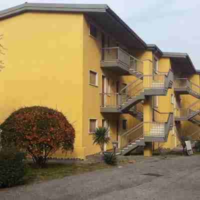 Apartment Enchanting Lake View, convenient to the Center and the Beaches Hotel Exterior