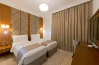 TIME Moonstone Hotel Apartments - parking