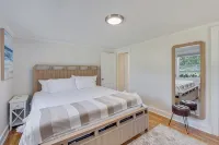 Brand New 5BR - Pool, Hot Tub, A/C – Walk to Beach, Main St Ferry - Sleeps 12