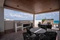 Luxury Modern Beachfront Apartment - Incredible Sunrise and Sunset View