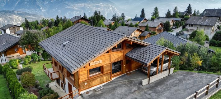 Stunning contemporary chalet in Anzère with unbelievable views of the mountains. Hotels in Herens