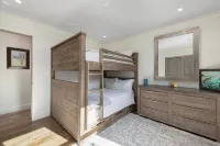 Stunning Farmhouse - Private Pool & Vintage Arcade - Close to Newport & Beaches - 4つ星