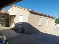 Gîte Thym Dans Campagne Gardoise 5 à 6 Couchages Avec Terrasse+jardinet Clôturé