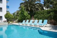 Parla Apart Hotel - Kolam Renang