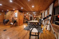 Peaceful Farm Cabin Getaway, 2BR w/ WiFi, AC & Sunrise Views