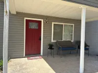 Adorable New Remodeled 3BR 2 BA quiet neighborhood! - 3-Star