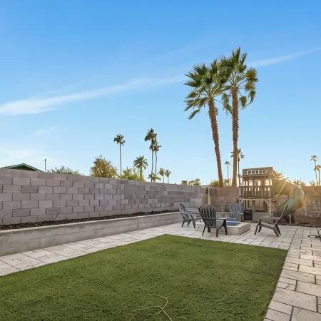 Charming 4 Bedroom Home Near ASU with a Office Space & Outdoor Playground