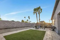 Charming 4 Bedroom Home Near ASU with a Office Space & Outdoor Playground - Holiday bungalows