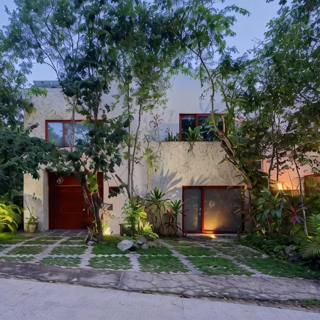 ¡TIKAL! Luxury 4BR Private Pool & Gym, 24/7 Security