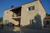 Ein Ruhiges Apartment in Sivas mit dem Panoramablick auf Psiloritis-gebirge