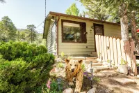 Romantic Mountain Cabin w/ Hot Tub. Near Rocky Mountain National Park. - Chalets
