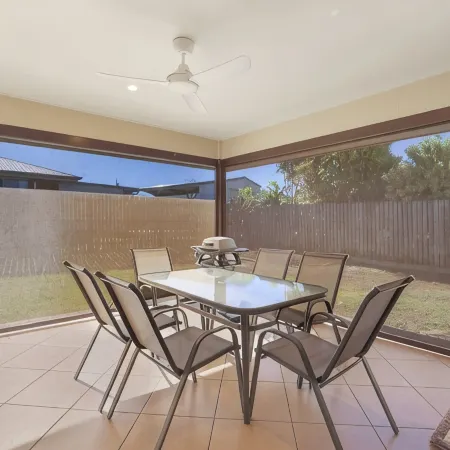 Bargara HavenWelcome to your personal oasis: Coastal calm blends with style.