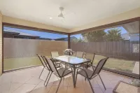 Bargara HavenWelcome to your personal oasis: Coastal calm blends with style.