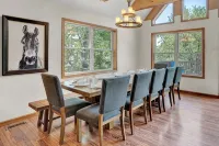 Sleeps 20, Lake Harmony -Hot Tub, Fire Pit, Games - Views -Super Spacious - 4-Star