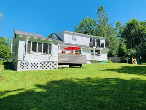 Stylish Mid-century Modern Berkshires Cape