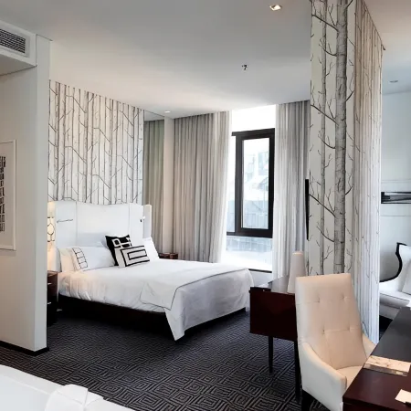 Davinci Hotel on Nelson Mandela Square