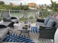 Summer Specials! 5 Bedrm,5 Bath, Elevator, Dock, Private Pool, Walk to Beach! - Villa