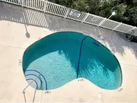 2 Large Bedrooms, Double Oceanfront Balcony, Full size kitchen, Pool! - Swimmingpools