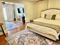 Bison Hall 6, No cleaning fee, 1 block from court square - 3-Star