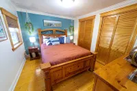 The charming Glenn Cottage! Walk to Lake Michigan! - 鄉村度假屋