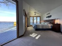 Experience lakefront luxury with spectacular views on Lake James, Indiana! - 4 tähden