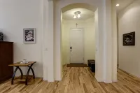 2400 sq. ft., 4 bedroom, 2 bath, sleeps 8, hot tub - 방갈로