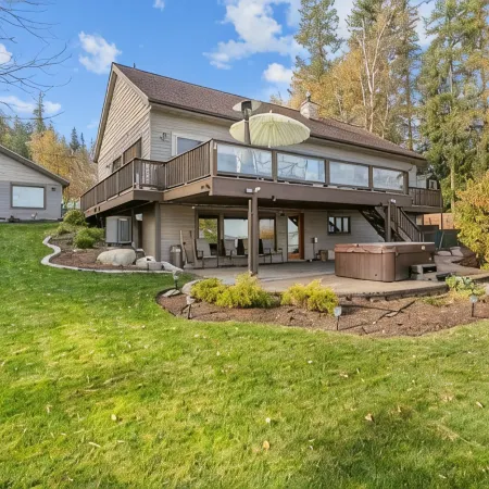 Lakefront Luxury - Private Beach & Dock Near Sandpoint -Sleeps 9