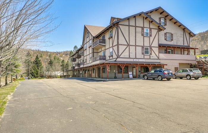 Base Village Condo w/ Views! Steps to Lifts, Dining & Creek
