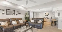 Lakefront Condo - Stunning Views - Wifi