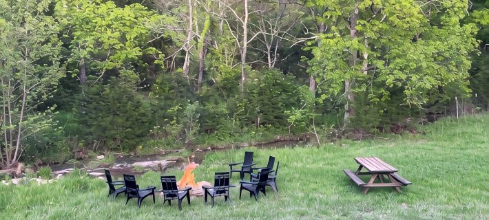 Barn by The Creek- Barn turned bnb in Eminence; sleeps 10 Hotels in Shannon County